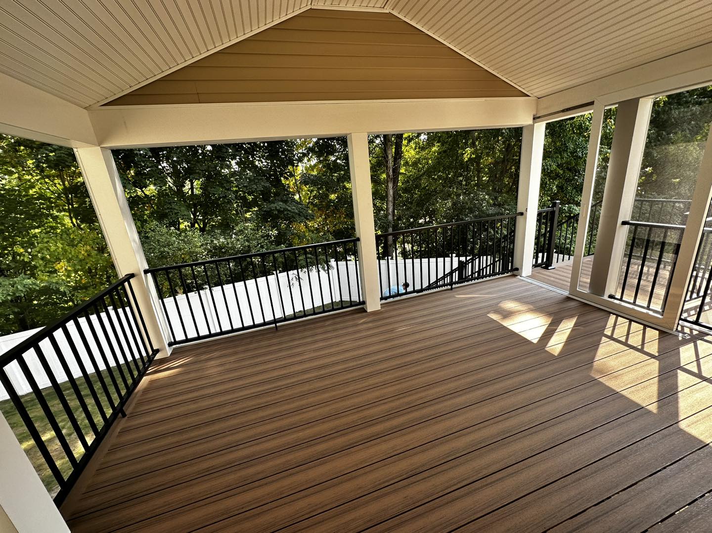 Covered porch and deck built by Deck Pros in Danville, NH